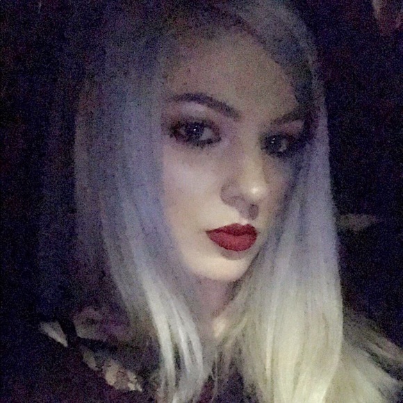 Profile Picture of Ashley Shoop (@doll_meat) on Poshmark
