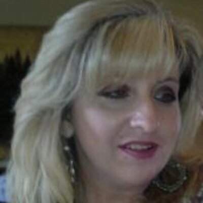 Profile Picture of Angie Holcomb (@holcomb_angie) on Twitter