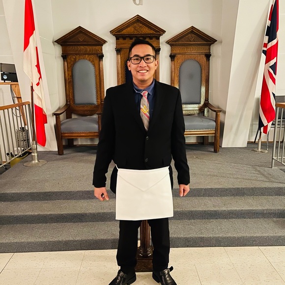 Profile Picture of Kevin Costales (@kuyangdok) on Poshmark