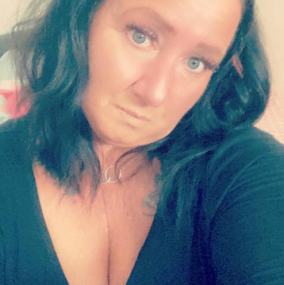 Mindy Perez - Poshmark Profile Picture of Mindy Perez (@mindie94) on Poshmark