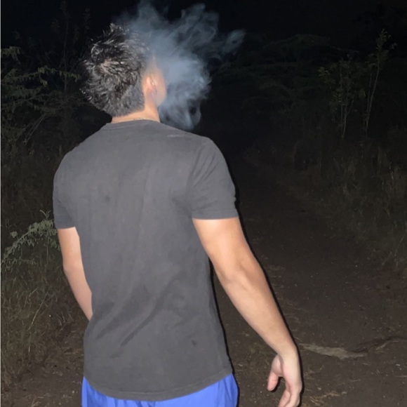 Profile Picture of Julian Vazquez (@jujistealz) on Poshmark