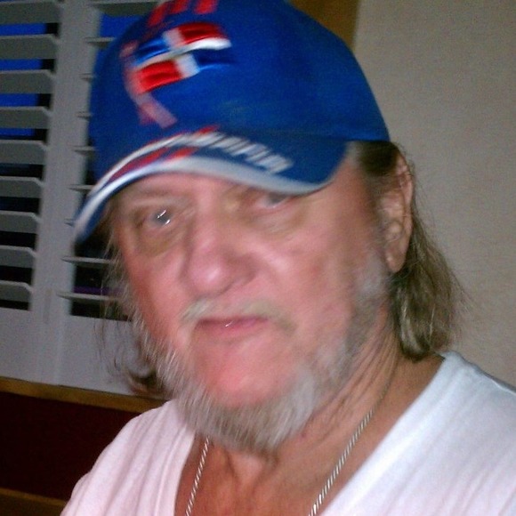 Profile Picture of Larry Pridemore (@larrye0000) on Poshmark