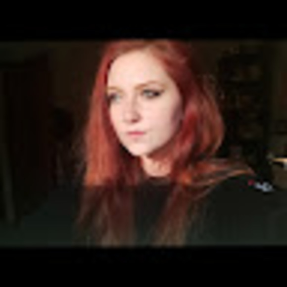 Profile Picture of Karlee Gedman (@gedmankar) on Poshmark