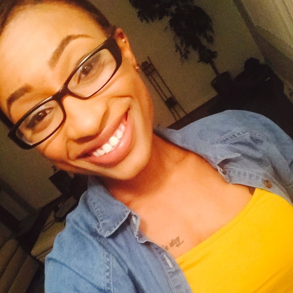 Profile Picture of Tykia Curtis (@tikibaby95) on Poshmark