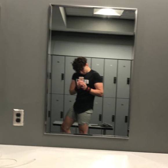 Profile Picture of Michael Nemchek (@mnemchek0605) on Poshmark