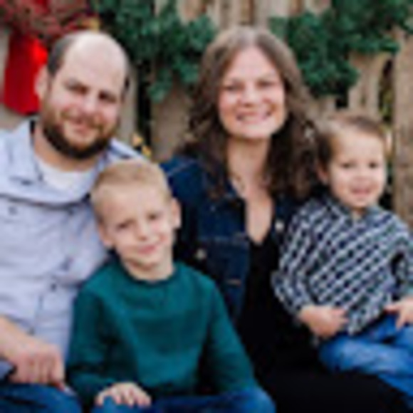 Profile Picture of Crystal Kreider (@crystalarenas) on Poshmark