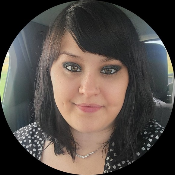 Profile Picture of Amanda Shell (@ohioscatwoman) on Poshmark