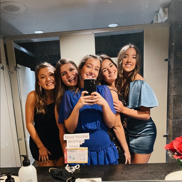 Profile Picture of Julia Sinclair (@jasinclair) on Poshmark