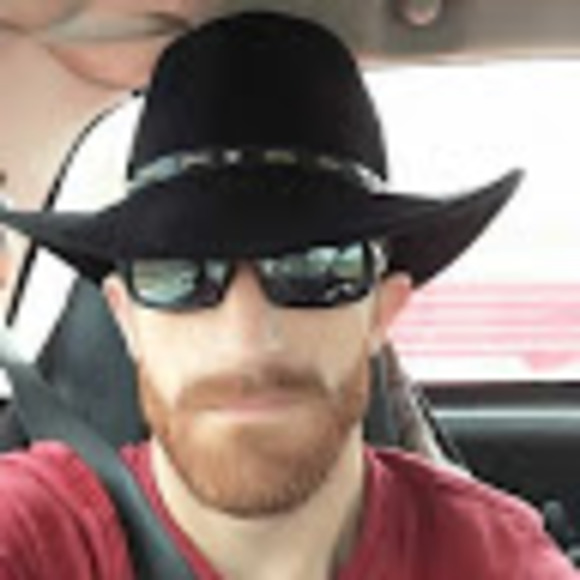 Profile Picture of Chris Lynn (@lynnc4111) on Poshmark