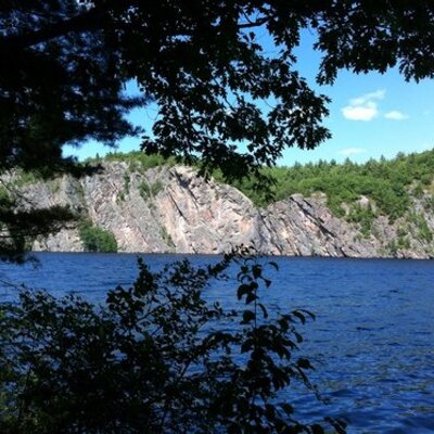 Profile Picture of Sean Poulin (@seanzzza) on Twitter