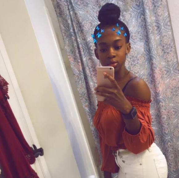Profile Picture of Joanna Stclaire (@nanabaabyyy) on Poshmark