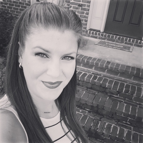 Profile Picture of Briana Tretter (@brilax) on Poshmark