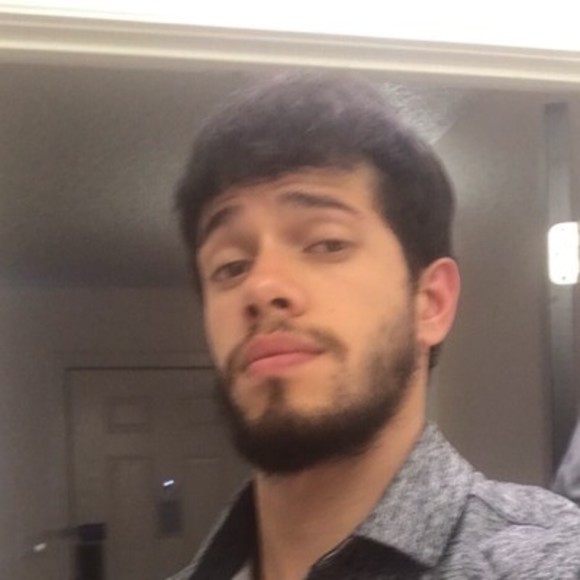 Profile Picture of Alvero thannos Paruta (@alveroparuta) on Poshmark