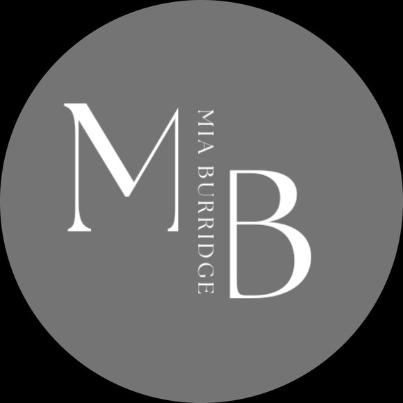 Profile Picture of Mia Braston (@queenofcloset) on Poshmark