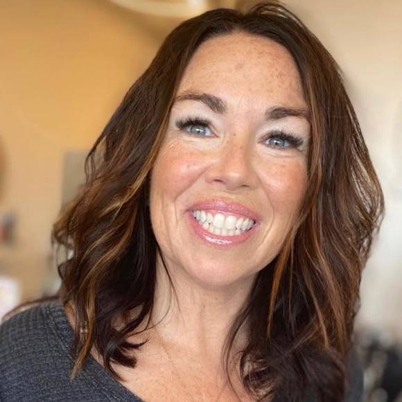 Profile Picture of Tracey Lahey-sinclair (@2snubforce2) on Poshmark