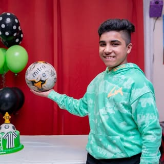 Profile Picture of Aaron Aguiar (@aguiaraaron) on Instagram