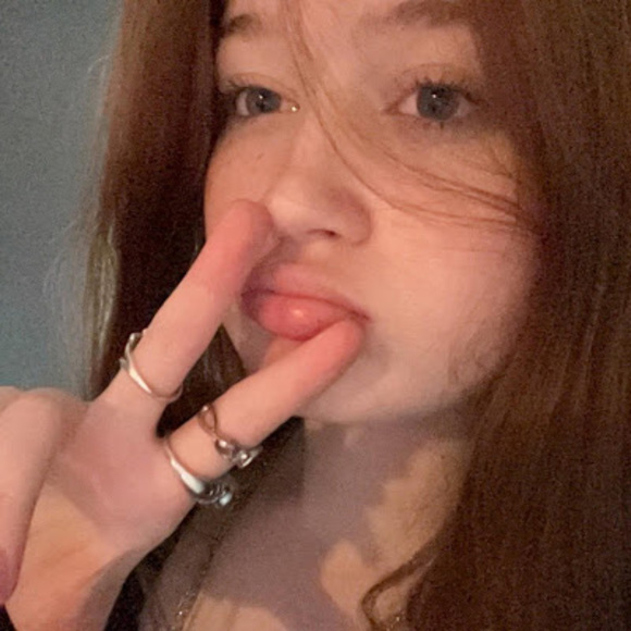 Profile Picture of Audrey Covert (@audreycovert976) on Poshmark