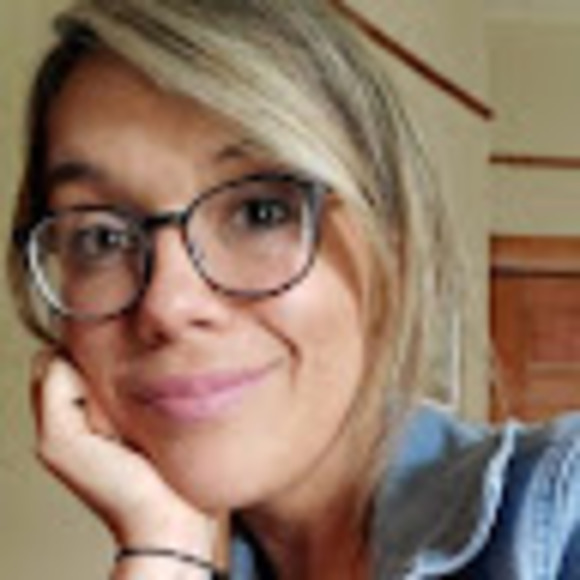 Profile Picture of Hailey Currington (@hailey_devon) on Poshmark