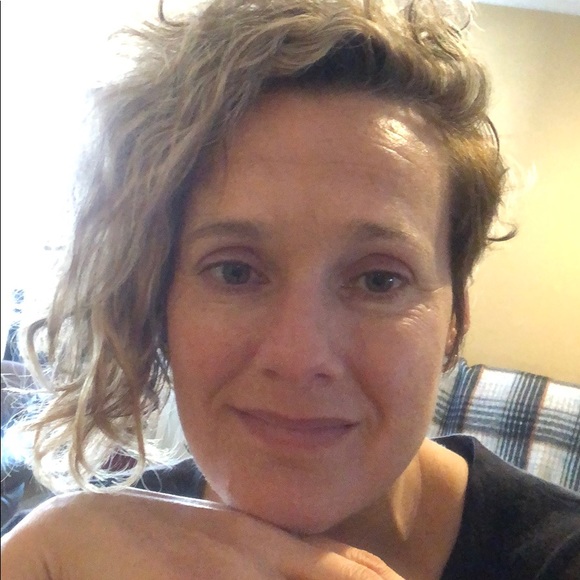 Profile Picture of Julie Suarez (@orkadia) on Poshmark