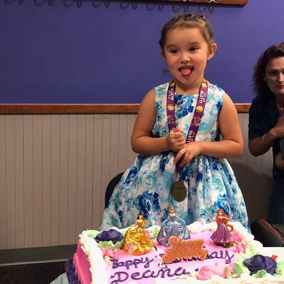 Profile Picture of Caitlan Thompson (@luiscalderon) on Poshmark