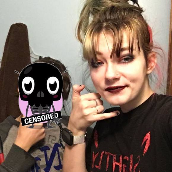 Profile Picture of Starr Deneweth (@floralswain2000) on Poshmark