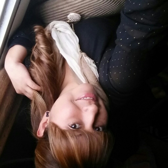 Profile Picture of Dora Ramos (@dora0129) on Poshmark