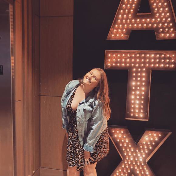 Profile Picture of Rachel Manicki (@rachelemanicki) on Poshmark