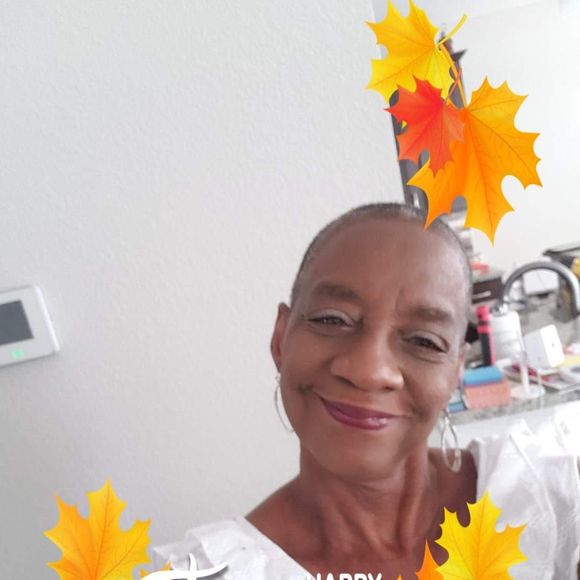 Profile Picture of Sandra Bowen-moses (@boopsmoses) on Poshmark