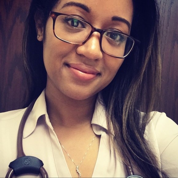 Racquel Tolzmann - Poshmark Profile Picture of Racquel Tolzmann (@jamrockyy) on Poshmark