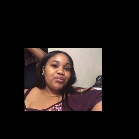Profile Picture of Alexandria Mccloud (@driacloud) on Poshmark