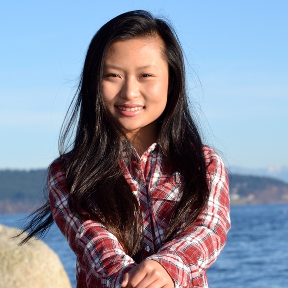 Profile Picture of Daranee Sornthom (@msdaranee) on Poshmark