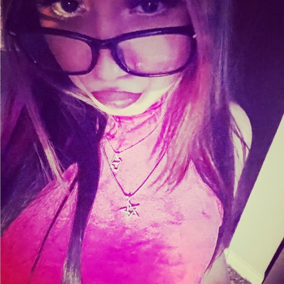 Profile Picture of Alexia Sumer (@h20xiiia) on Poshmark