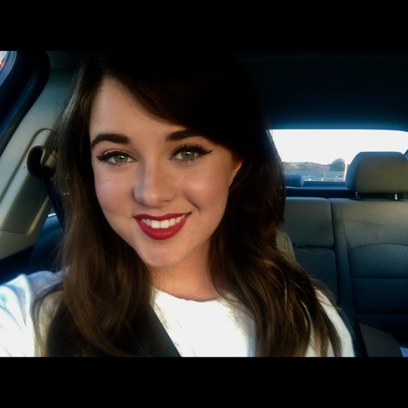 Profile Picture of Kelsie Dunham (@kelsie_dunham) on Poshmark