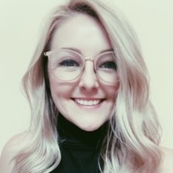 Profile Picture of Victoria Leach (@leachvictoria) on Poshmark