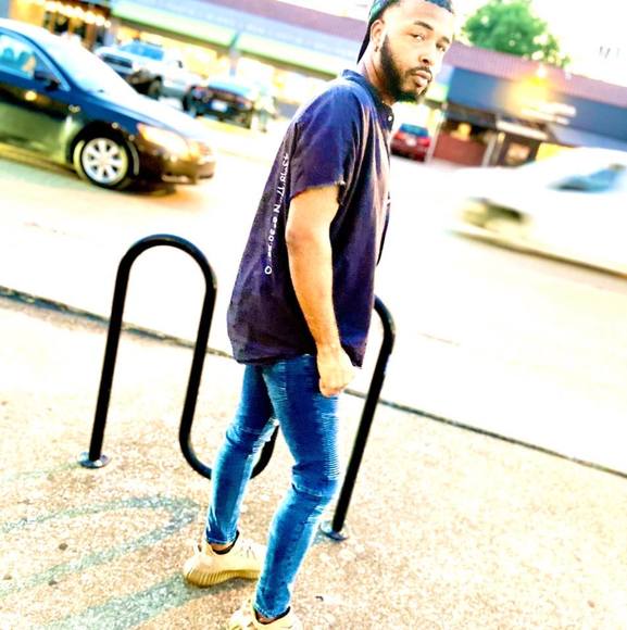 Profile Picture of Felton Duane (@feltonwhiteedu) on Poshmark