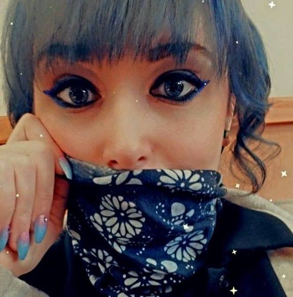 Profile Picture of Vallarie Rodakowski (@vallarier) on Poshmark