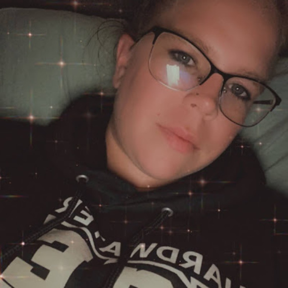 Profile Picture of Ashley Rotert (@ashley_rotert) on Poshmark