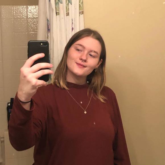 Profile Picture of Trinity Andrews (@trinandrews) on Poshmark