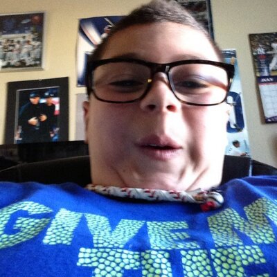 Profile Picture of Michael Corino (@meandthechamp2) on Twitter