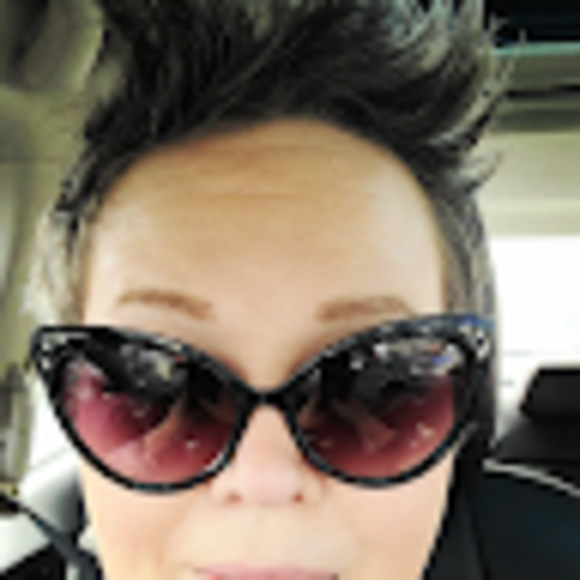 Profile Picture of Kate Lehman (@katelehman603) on Poshmark