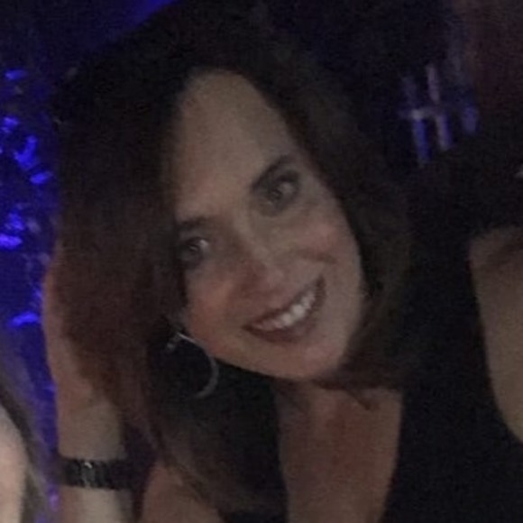 Profile Picture of Kelly Guest (@kdp333) on Poshmark