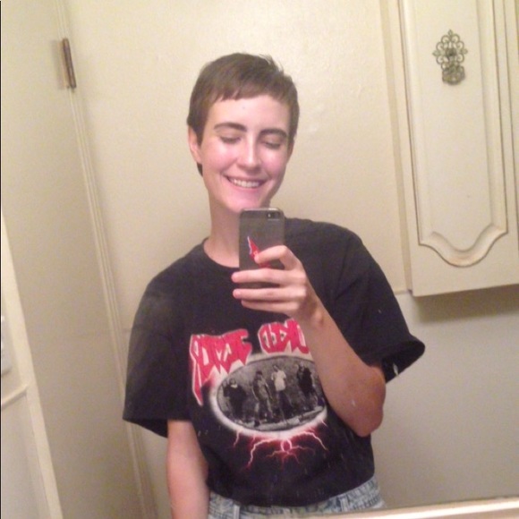 Profile Picture of Daneca Harrison (@danecah) on Poshmark