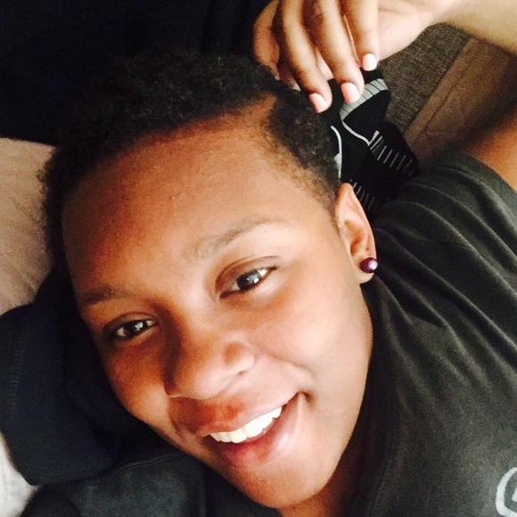 Profile Picture of Shawn-renee Ellington (@shawnrenee1) on Poshmark