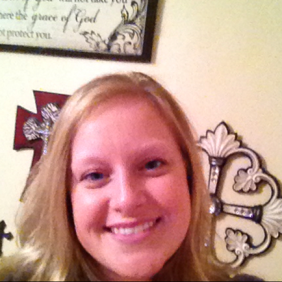 Profile Picture of Jennifer Larson (@cookie88) on Poshmark