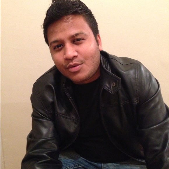 Profile Picture of Erik Patel (@erikpatel1211) on Poshmark