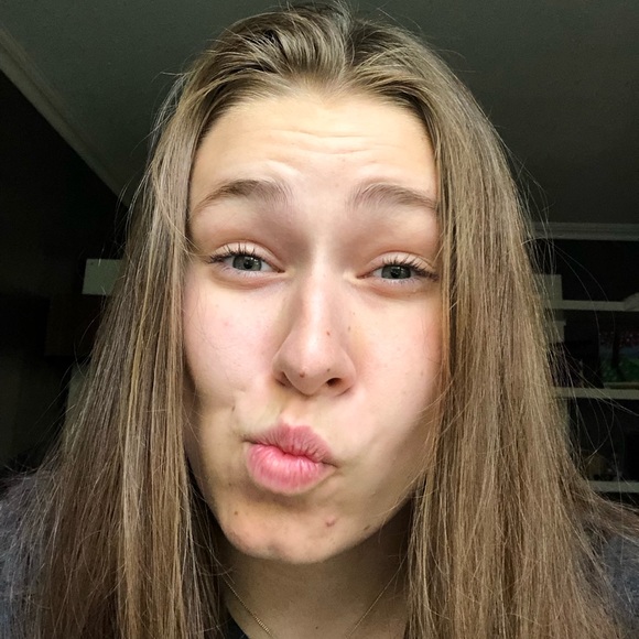 Profile Picture of Jaclyn Thomas (@thomasja555) on Poshmark