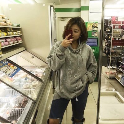 Profile Picture of  💝 💞yunie 💘 💖 (@yun_zhang_) on Twitter