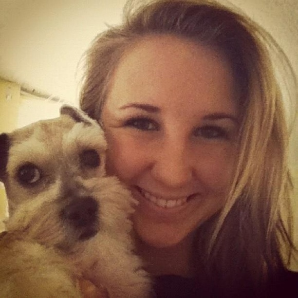 Profile Picture of Hildred Carter (@wuem) on Poshmark