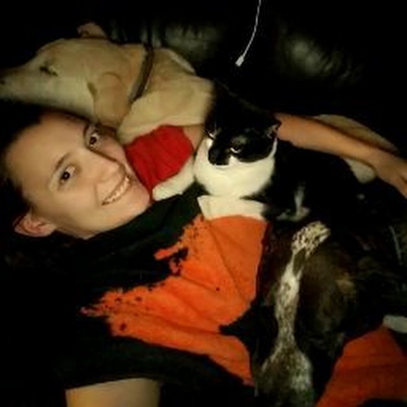 Profile Picture of Rachelle Bailey (@lildemons32) on Poshmark