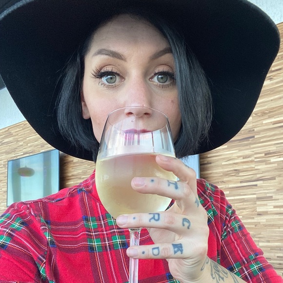 Profile Picture of Kristie Whetstine (@kristiewhetstin) on Poshmark